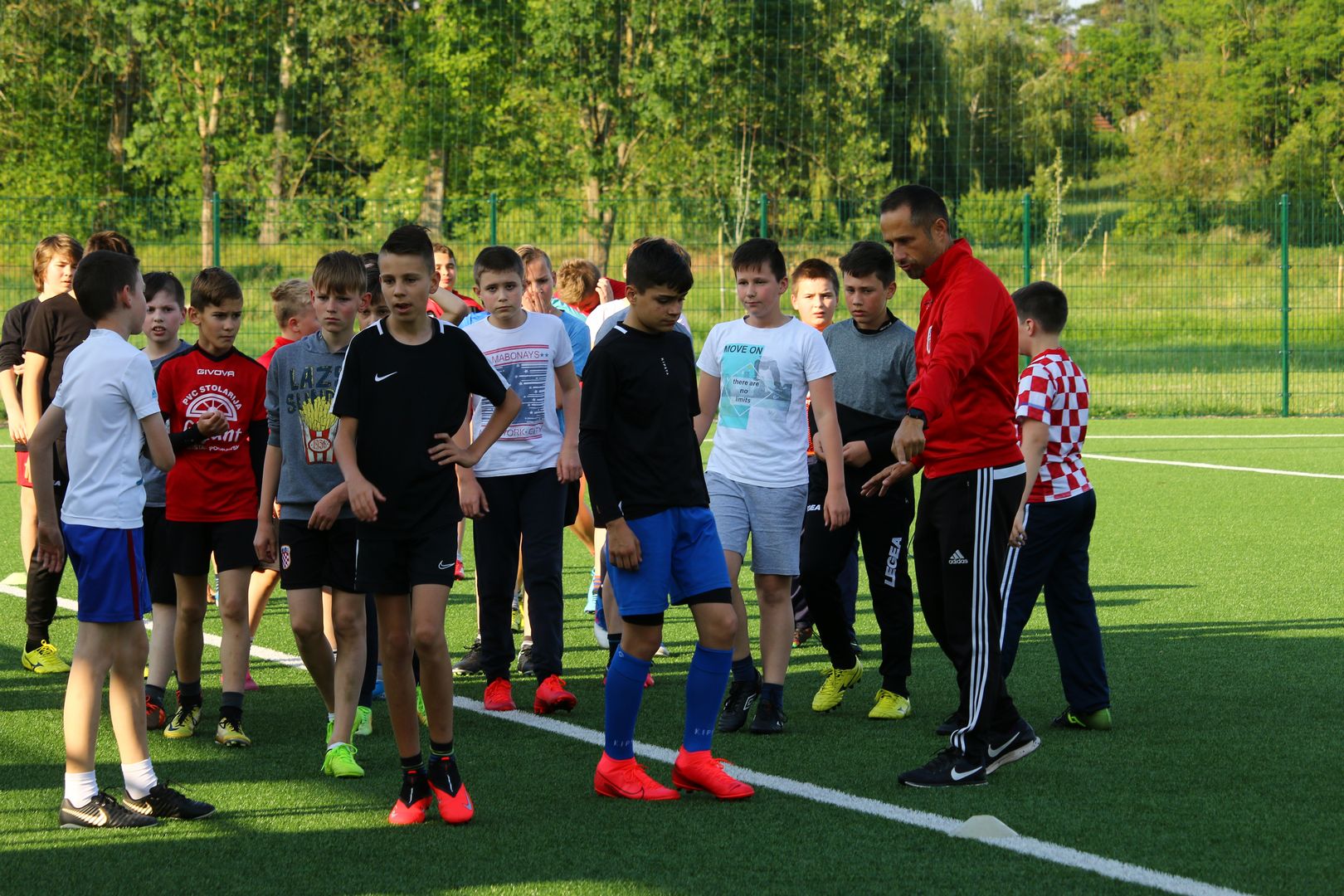Mladi nogometaši đurđevačkog Graničara u velikom broju stigli na trening nakon koronapauze